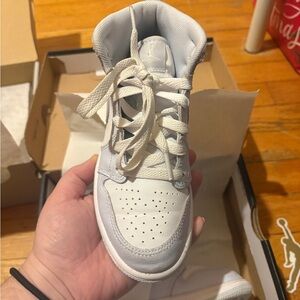 Nike Kids White and blue Sneakers